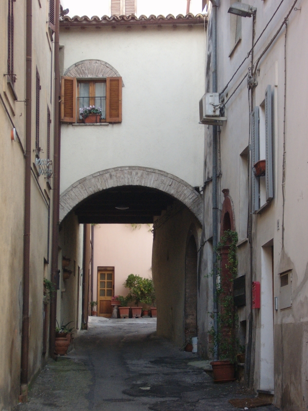 Sant'Eraclio: via Santa Croce